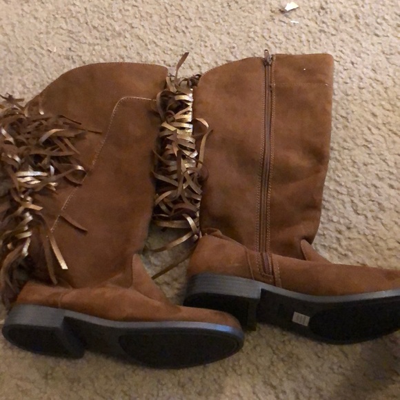 Girls size 4 justice fringe boots new never used - Picture 2 of 4
